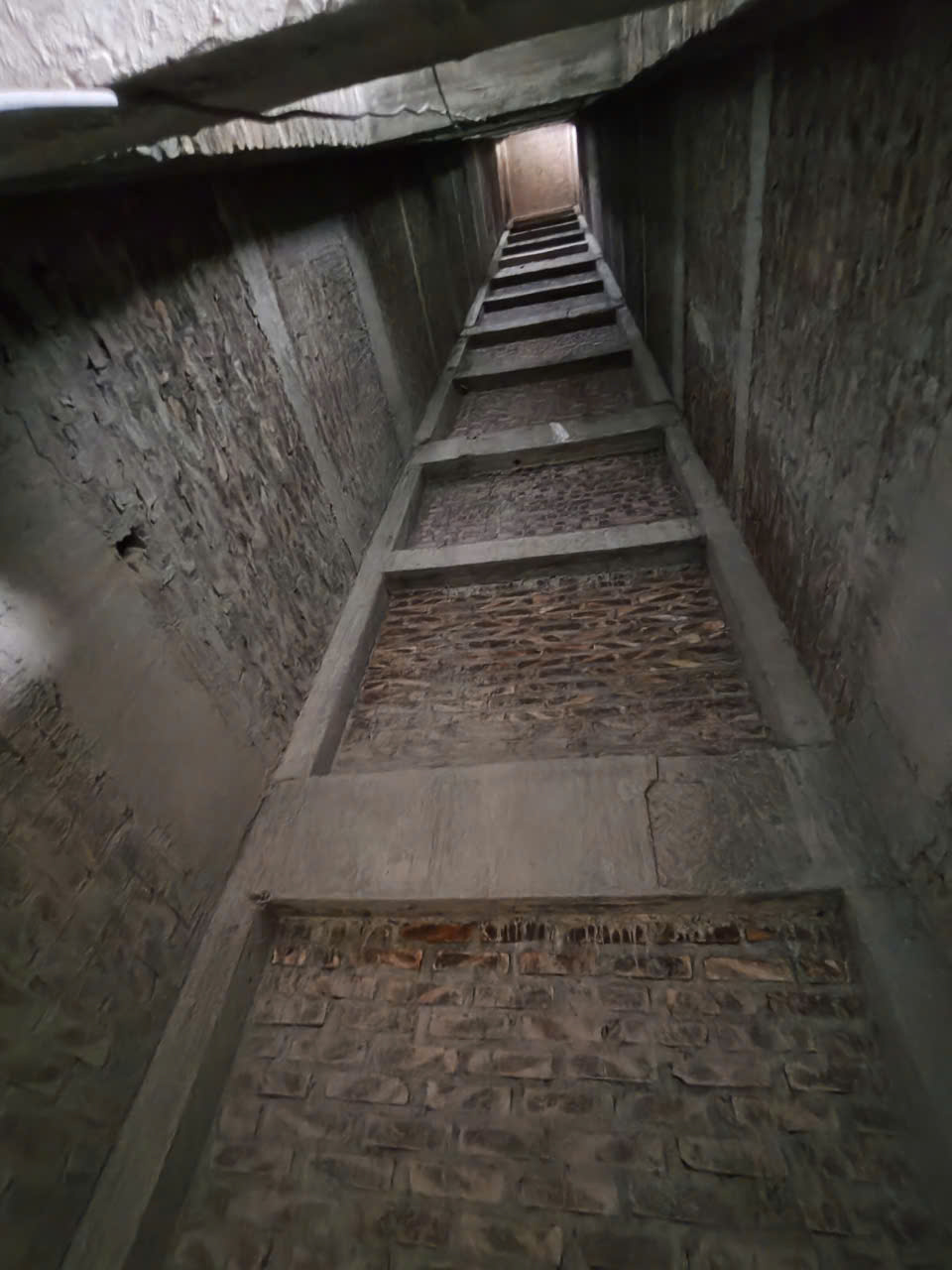 ho thang may chu cuong tay mo