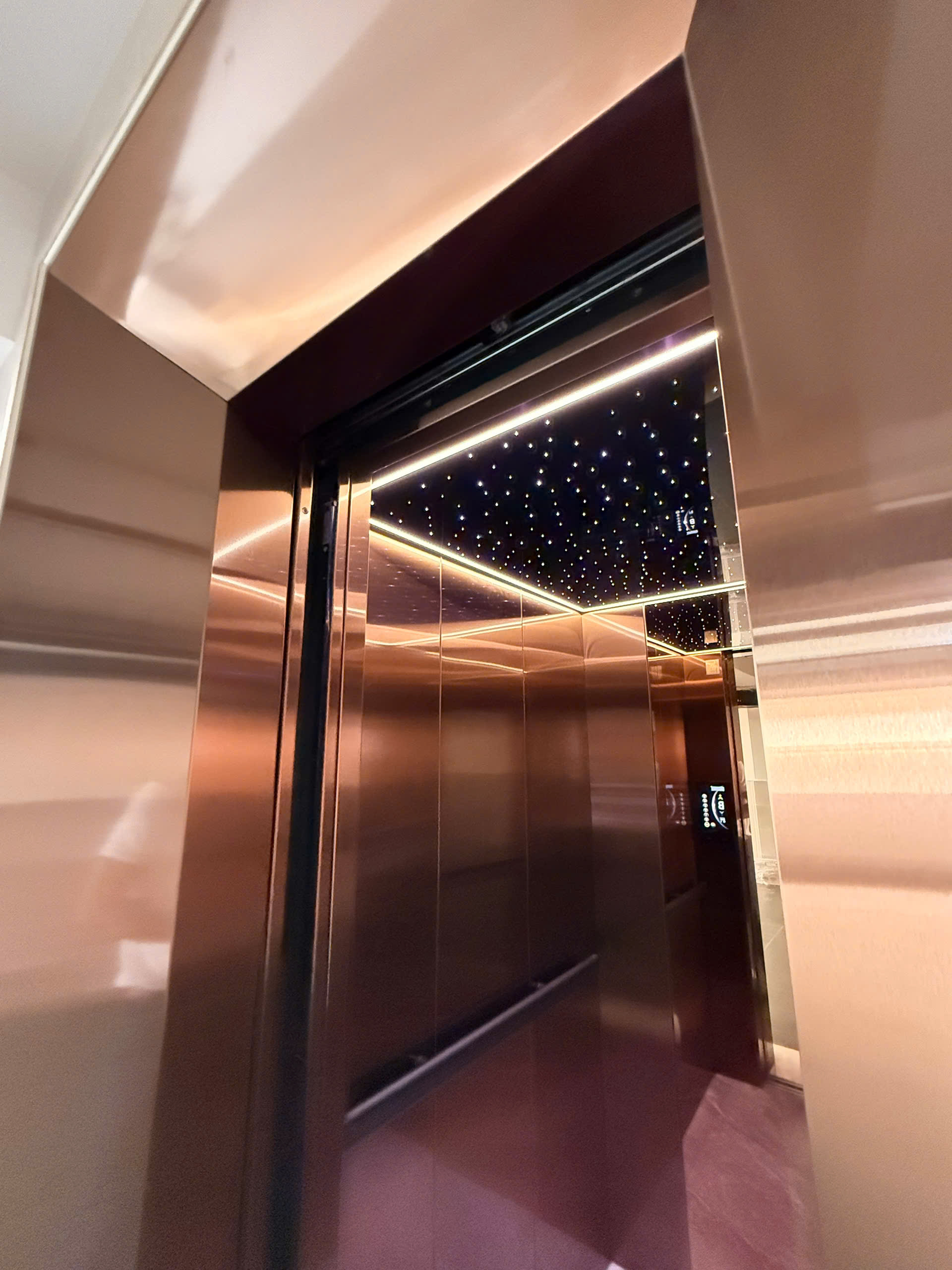 z6830315145025_a4be30d17363b9297ed03b1ecf3db8df (1)